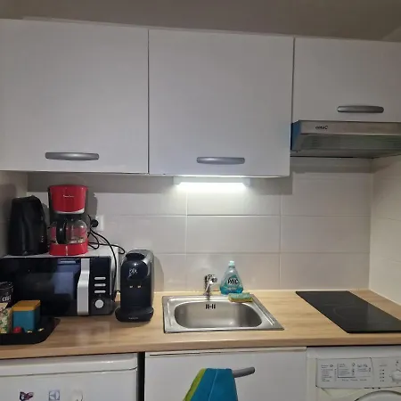 A A 5 Min Du Rer B Le Guichet