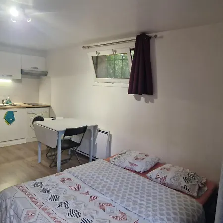 A A 5 Min Du Rer B Le Guichet