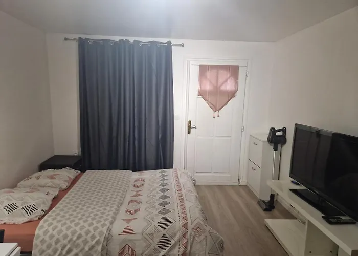 A A 5 Min Du Rer B Le Guichet 公寓