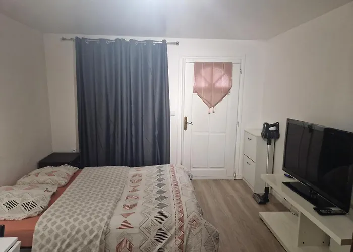 A A 5 Min Du Rer B Le Guichet *