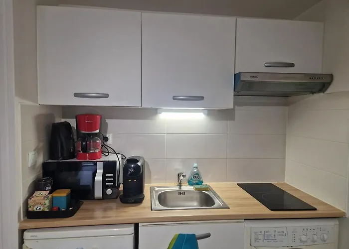 A A 5 Min Du Rer B Le Guichet