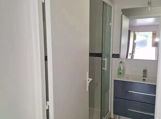 A A 5 Min Du Rer B Le Guichet