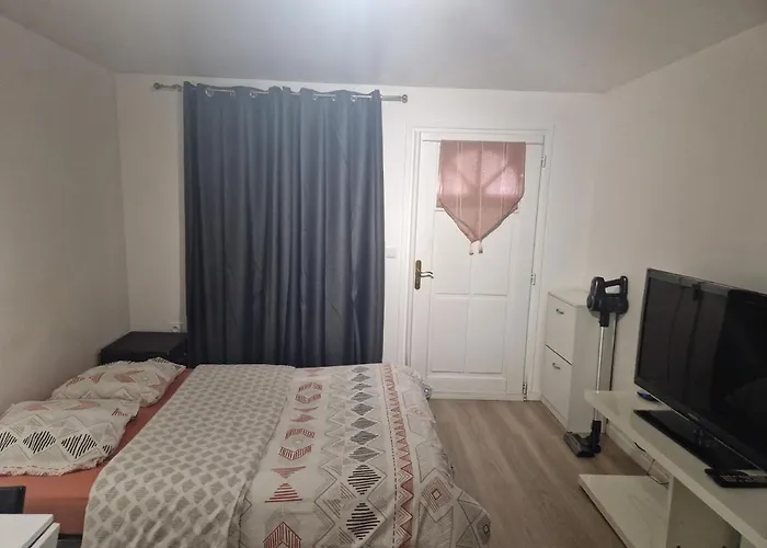 A A 5 Min Du Rer B Le Guichet *